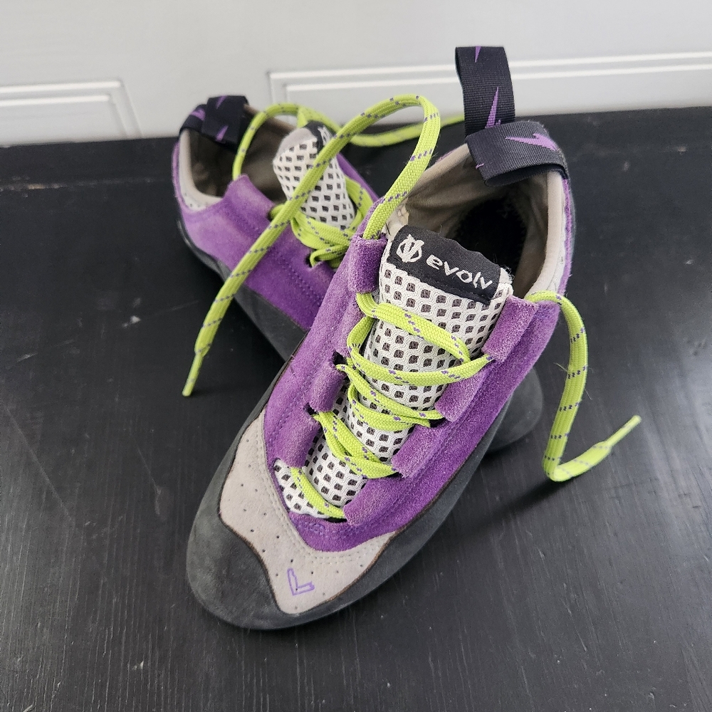 Evolv Womens Purple and Green Climbing Shoes US 8.5 (UK 6)
